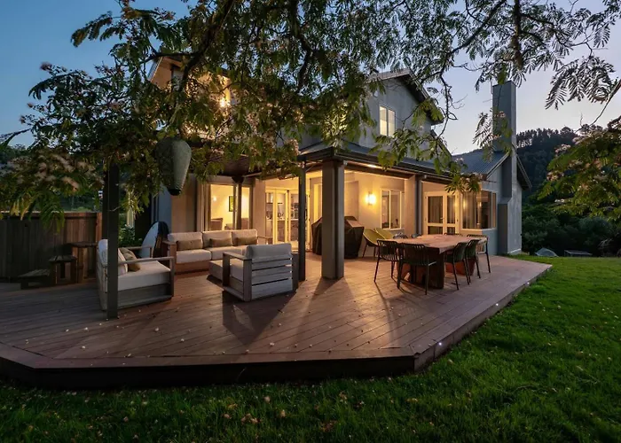 Haven House - Views Games Room&spa Pool Vakantiehuis Rotorua
